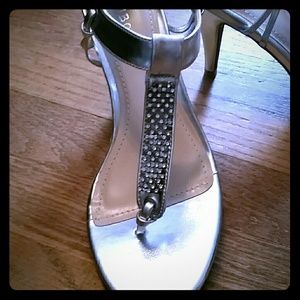 *NWT* Bamboo Silver Thong Heels