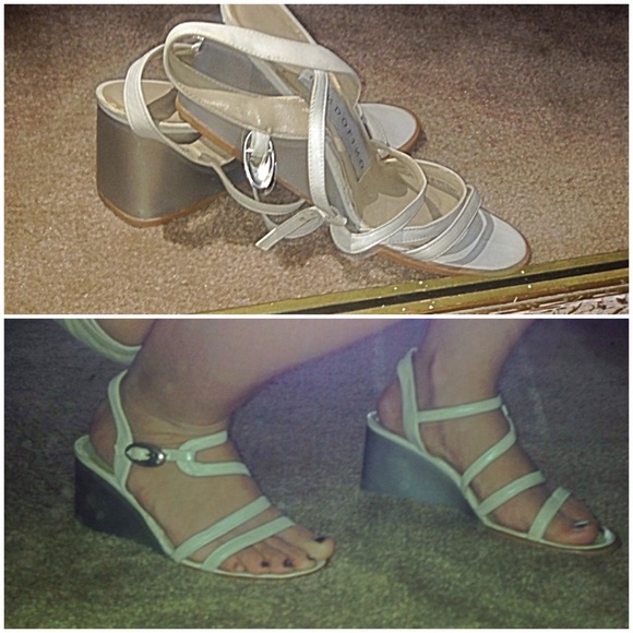 🟥CLEARANCE🟥Vintage Bandolino Ivory Strappy Heels/Silver Wedge🔺PRICED TO GO! - Picture 2 of 4