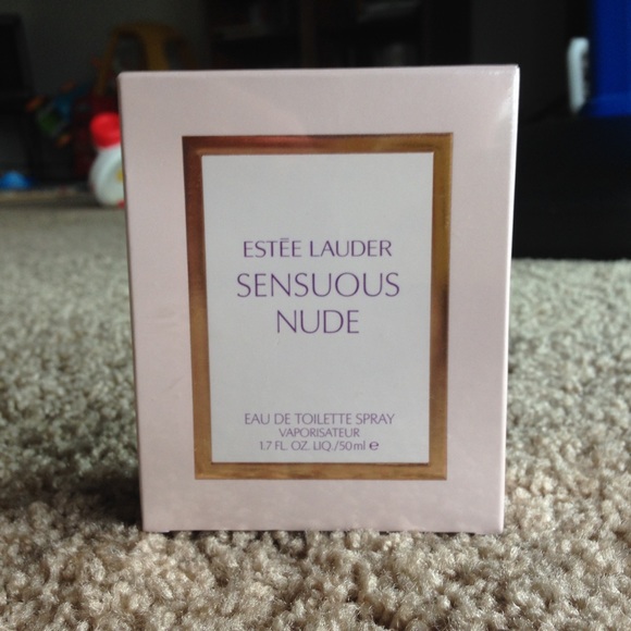 Estée Lauder Sensuous Nude perfume
