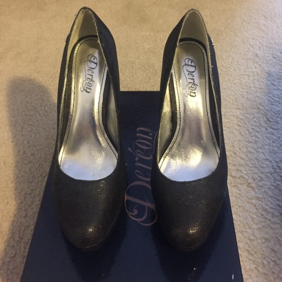 Black dereon stiletto high heel.