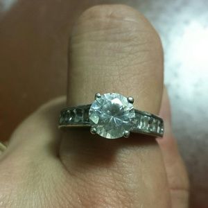 Sterling silver CZ 1CT solitaire with 10 accents