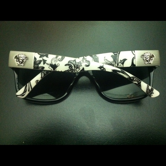 AUTHENTIC Versace sunglasses main image 4