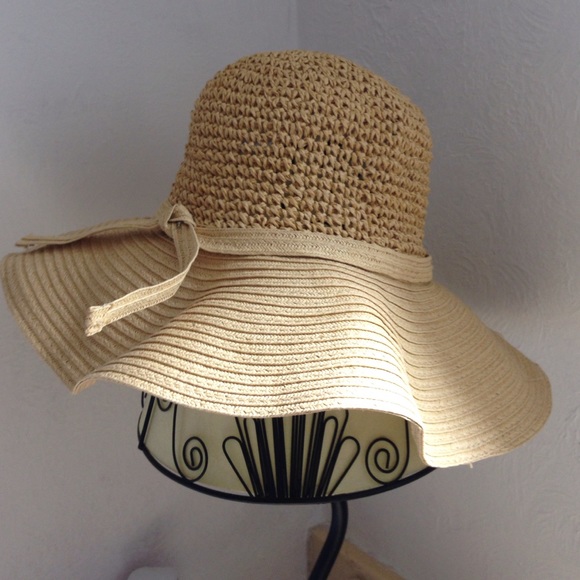 Accessories - Floppy Straw Hat