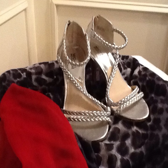 Michael Kors Silver Heels: Size 9