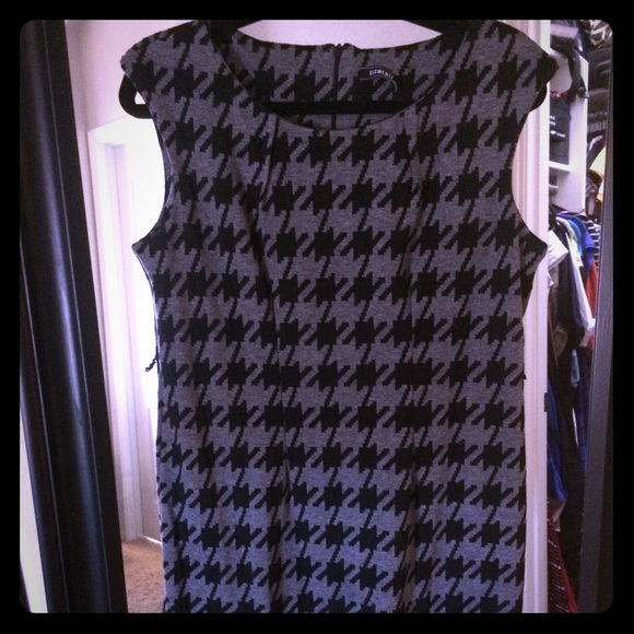 Gray and black houndstooth shift dress