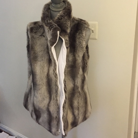 Reversible faux fur vest. Perfect condition.