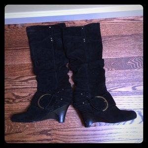 Black suede heeled boots