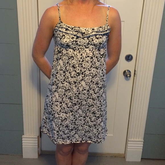 Ann Taylor Dresses & Skirts - Black and White Floral Dress