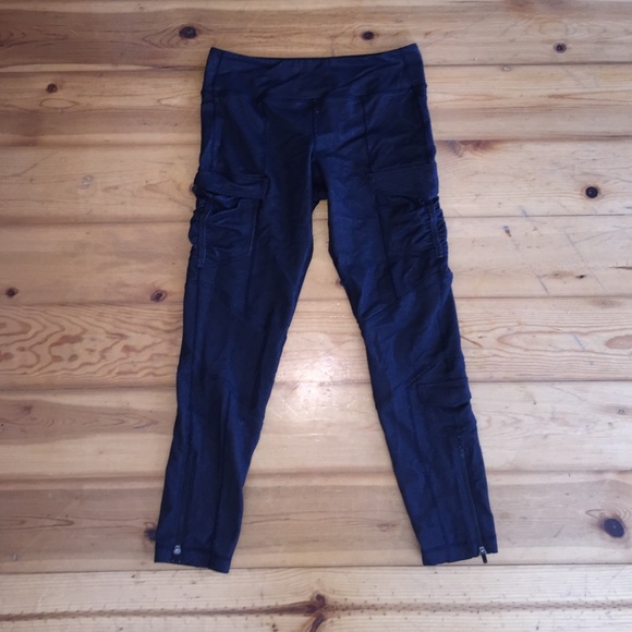 LULULEMON size 8 denim cargo leggings