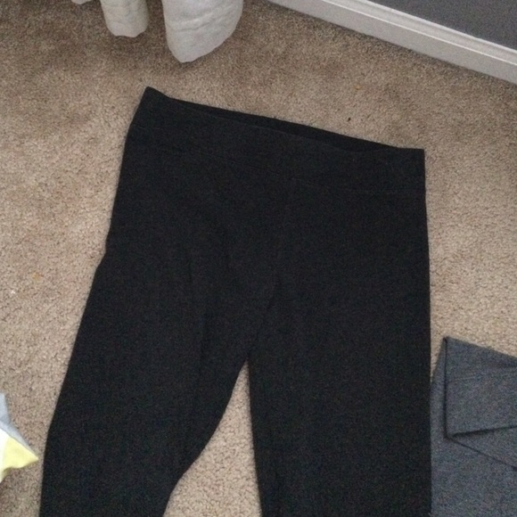 American Eagle Leggings Bundle (2 pair) - Picture 3 of 4