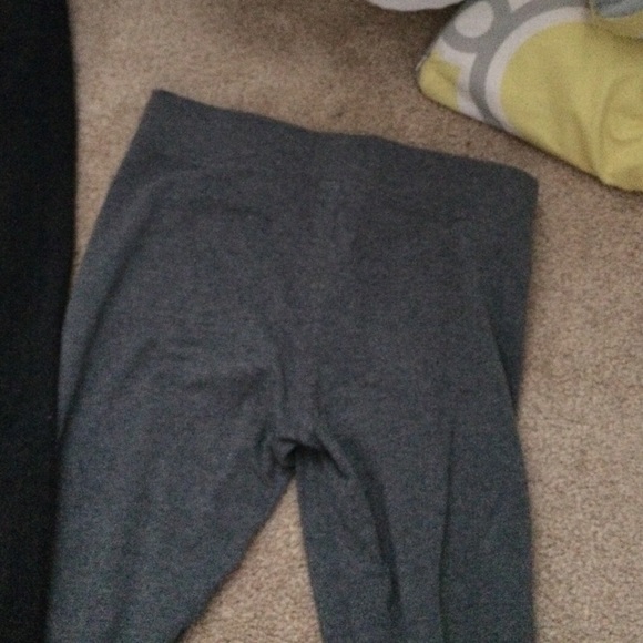 American Eagle Leggings Bundle (2 pair) - Picture 4 of 4