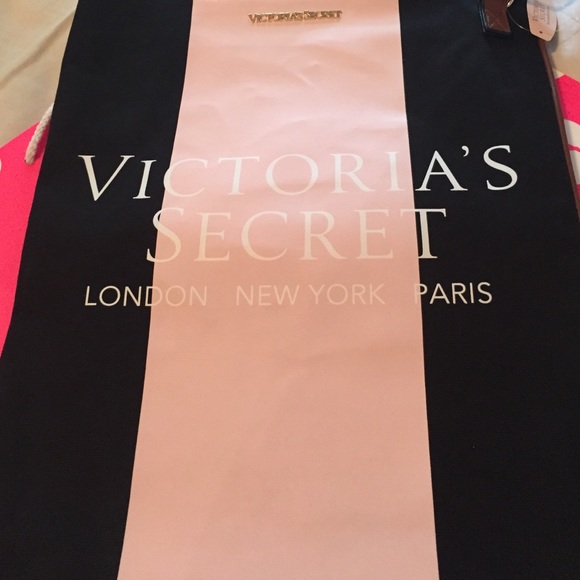 Victoria's Secret Cross Body Bag MAKE OFFERS😄