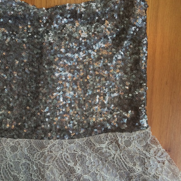 Gorgeous sequin & lace sweetheart NYE dress worn1x - Picture 2 of 4