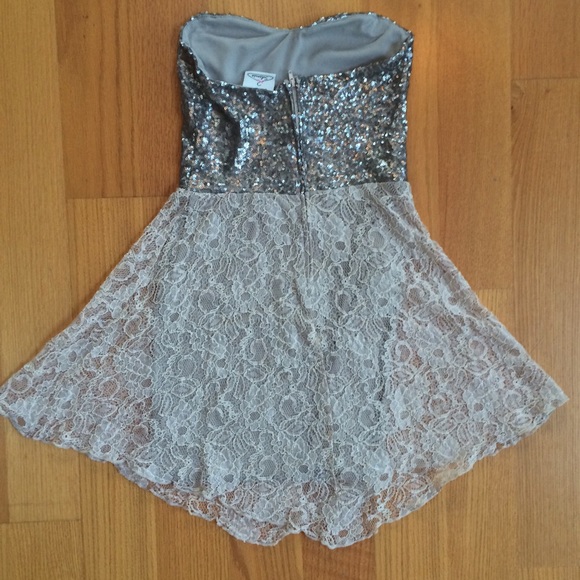 Gorgeous sequin & lace sweetheart NYE dress worn1x - Picture 3 of 4