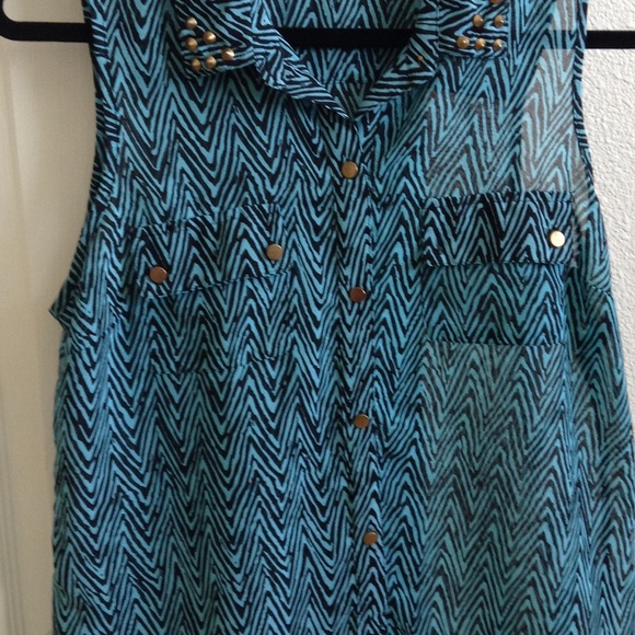 Top - Picture 3 of 3