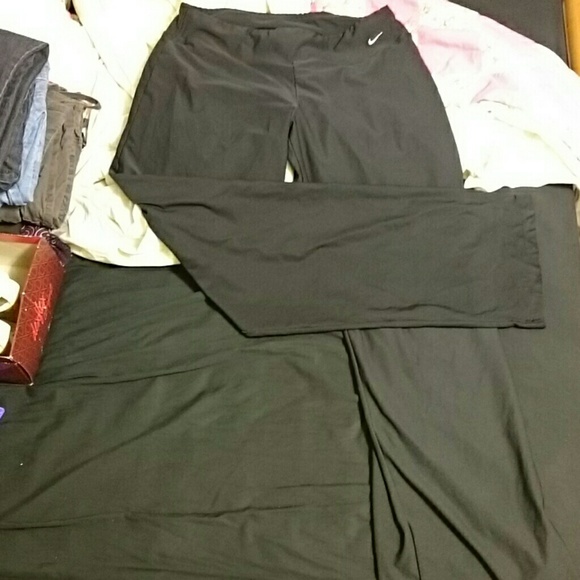 Nike lounge pants