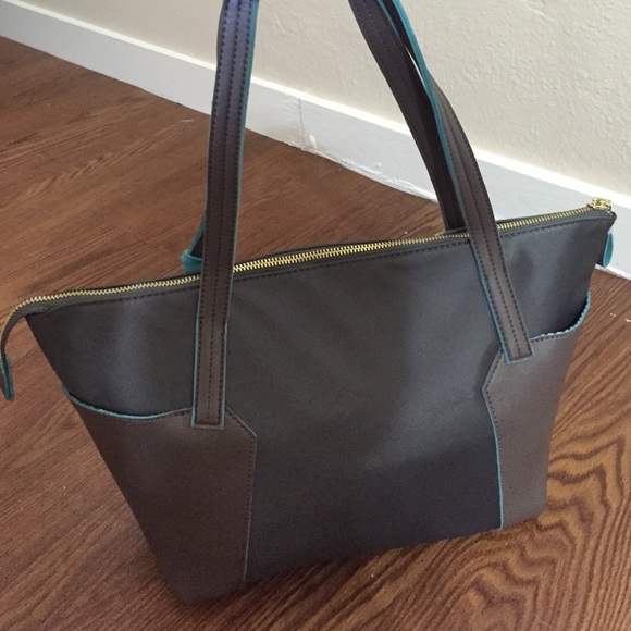 NWT Grey w/Teal Trim Medium Tote - Picture 3 of 4