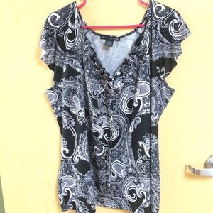 Black and white design dress top