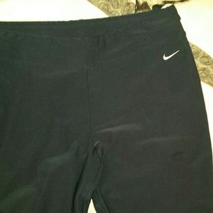 Nike dri.fit black workout capri