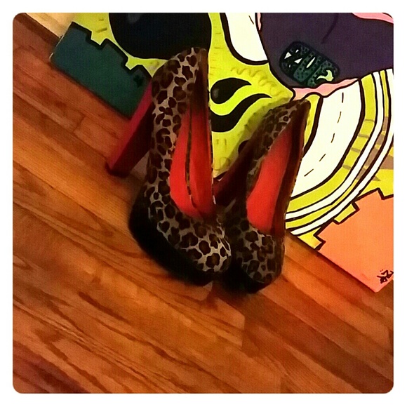 Shoe