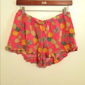 💥DONATING-MAKE AN OFFER Pineapple shorts🍍