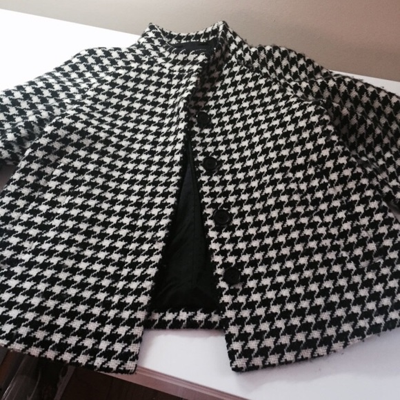 Banana Republic size S houndstooth coat