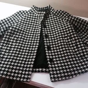 Banana Republic size S houndstooth coat