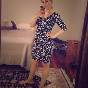 Diane Von Furstenberg body con graphic dress