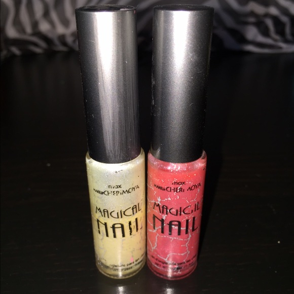 Sparkle striper nail polish