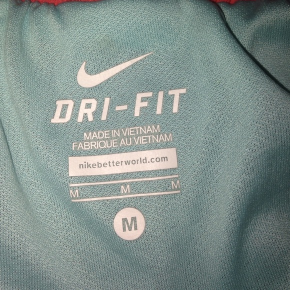 I have a tank that goes with the NIKE shorts. - Picture 4 of 4