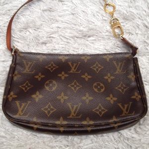 Louis Vuitton monogram pochette