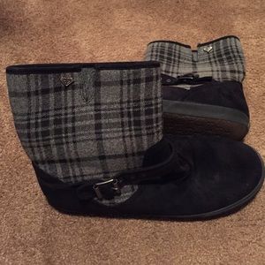 Short Black And Plaid Boots