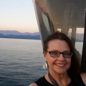 Meet your Posher, Deborah