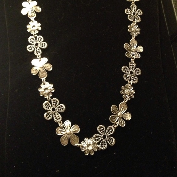 Flower necklace