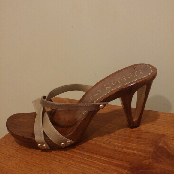 Narrow With Small Heel Shoes With Strapes Narrow With Small Heel Shoes With Strapes