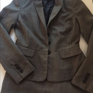 Ann Taylor size 0p gray tailored skirt suit