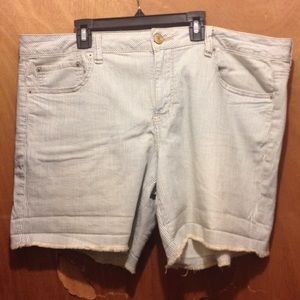 AE Striped Midi Shorts