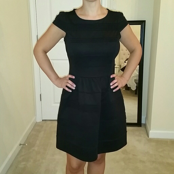 Elle little black dress!
