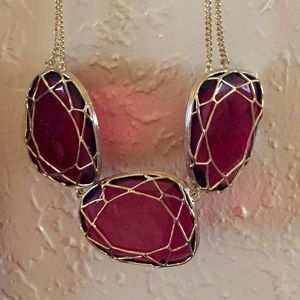 Kendra Scott necklace