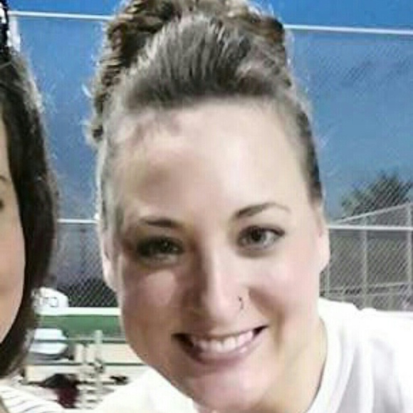 Meet your Posher, Karen - Picture 2 of 4