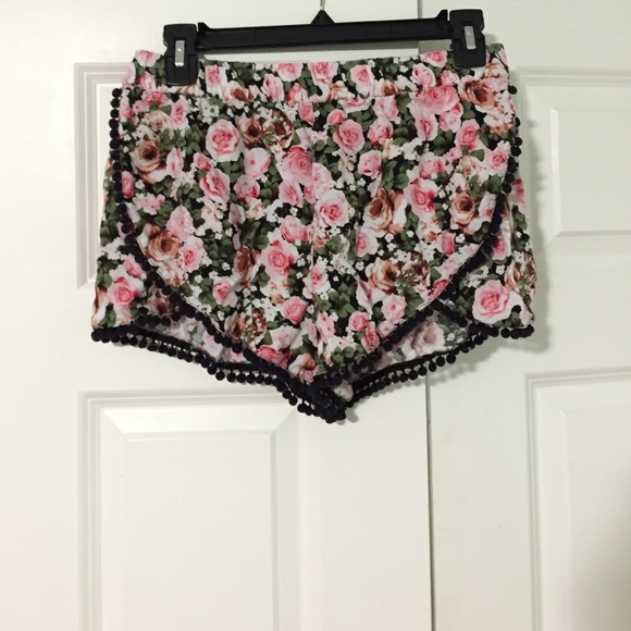 Shorts - Picture 1 of 3