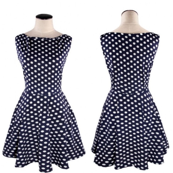 Dresses & Skirts - New women's flare polka dot dress