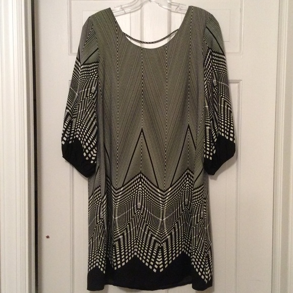 Black and white loose fit tunic