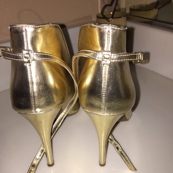 Gold Peep Toes 8 - Picture 3 of 3