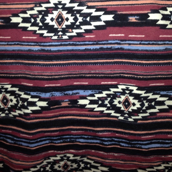 Tribal sweater - Picture 4 of 4