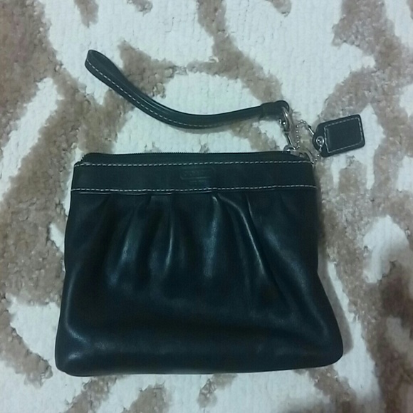 Coach wristlet black like new