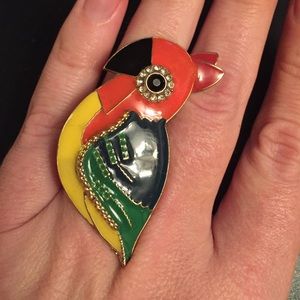 BNWT Enamel parrot stretch ring