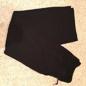 Black sweat pants. Size: M