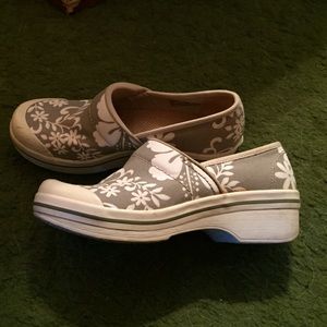 Dansko shoes size 37