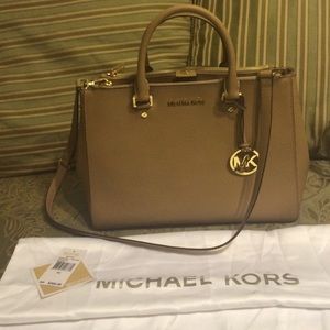SOLD! 100% authentic michael kors sutton satchel